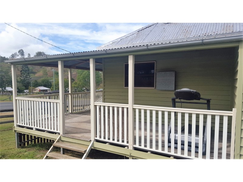 30 Heusman St, Mount Perry QLD 4671
