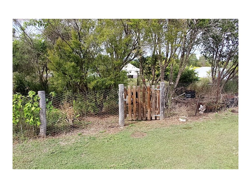 30 Heusman St, Mount Perry QLD 4671