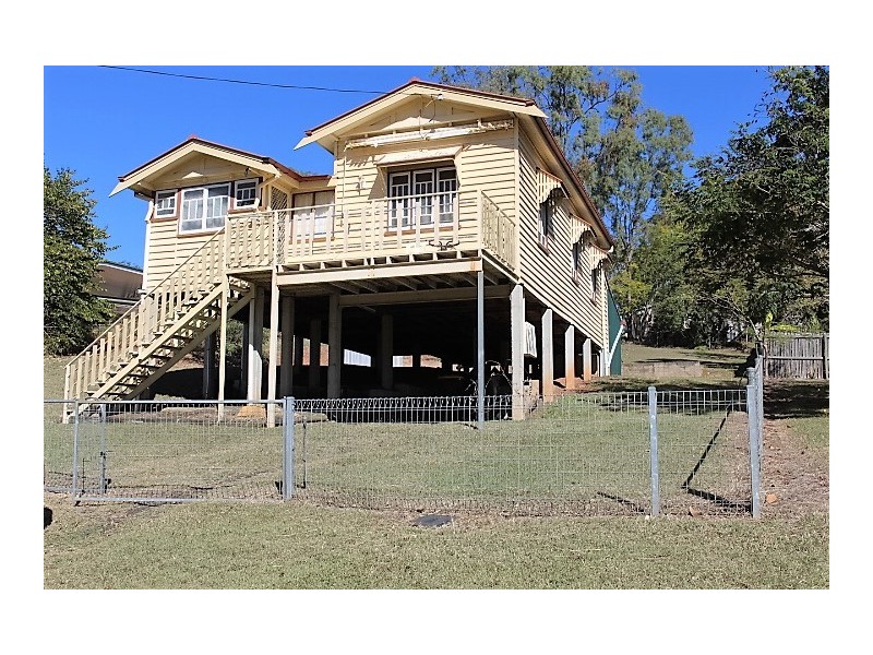 19 May St, Gin Gin QLD 4671