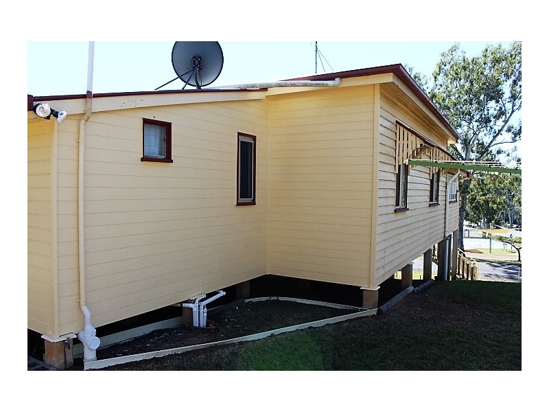 19 May St, Gin Gin QLD 4671