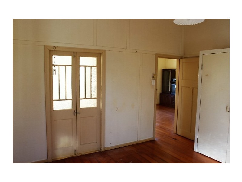 19 May St, Gin Gin QLD 4671