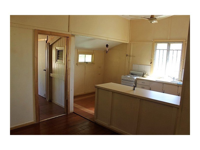 19 May St, Gin Gin QLD 4671