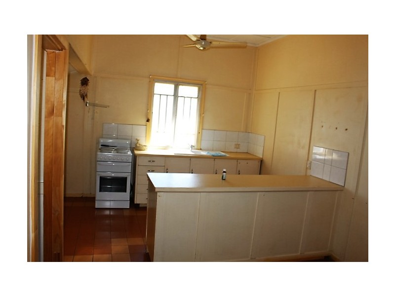 19 May St, Gin Gin QLD 4671