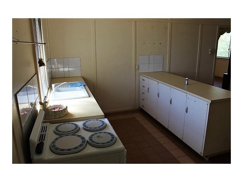 19 May St, Gin Gin QLD 4671