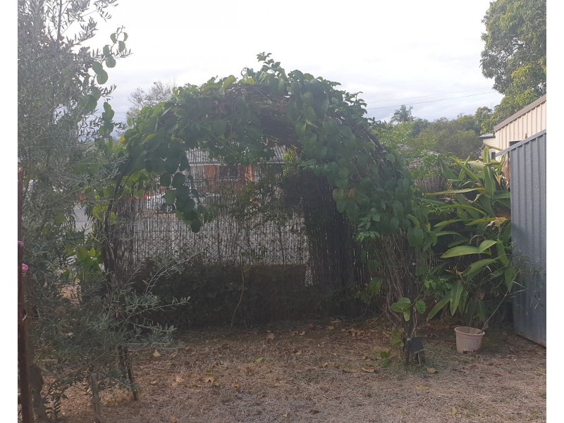 6 May Street, Gin Gin QLD 4671