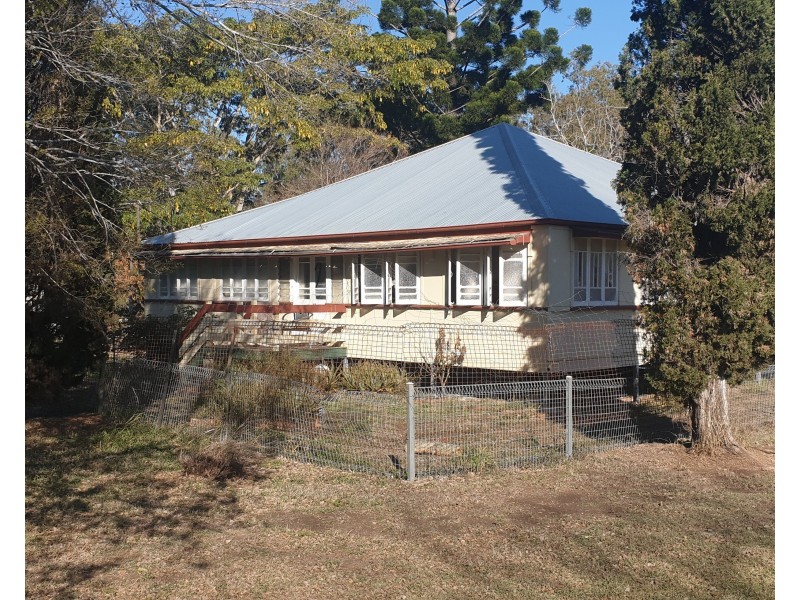 1 Aplin Terrace, Gin Gin QLD 4671