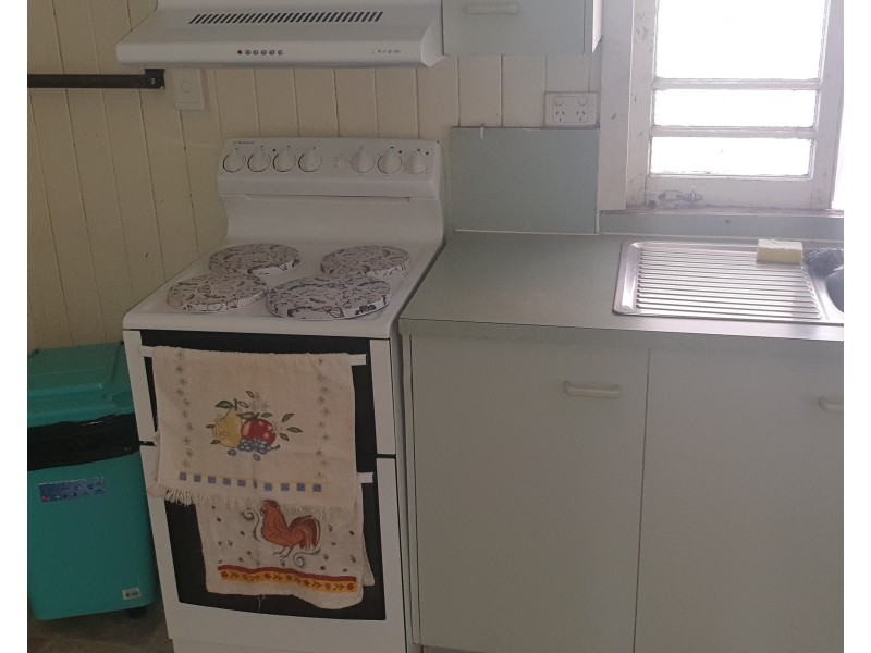 1 Aplin Terrace, Gin Gin QLD 4671