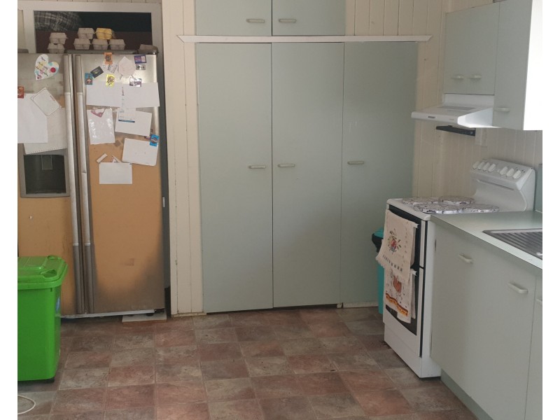 1 Aplin Terrace, Gin Gin QLD 4671