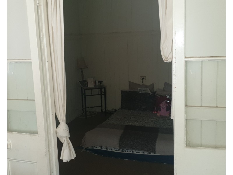 1 Aplin Terrace, Gin Gin QLD 4671