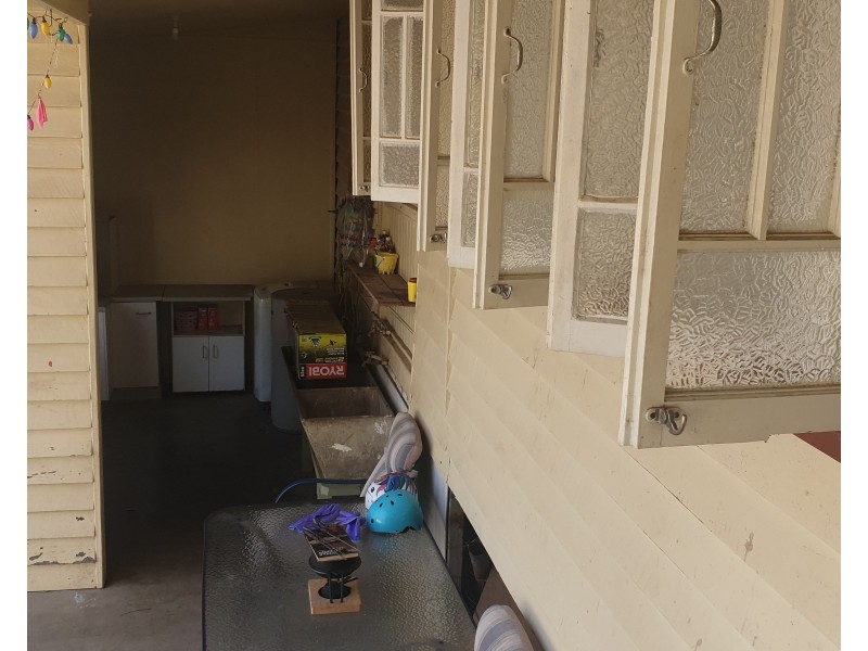 1 Aplin Terrace, Gin Gin QLD 4671