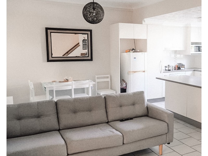 2/46 Grosvenor Street, Pimlico QLD 4812