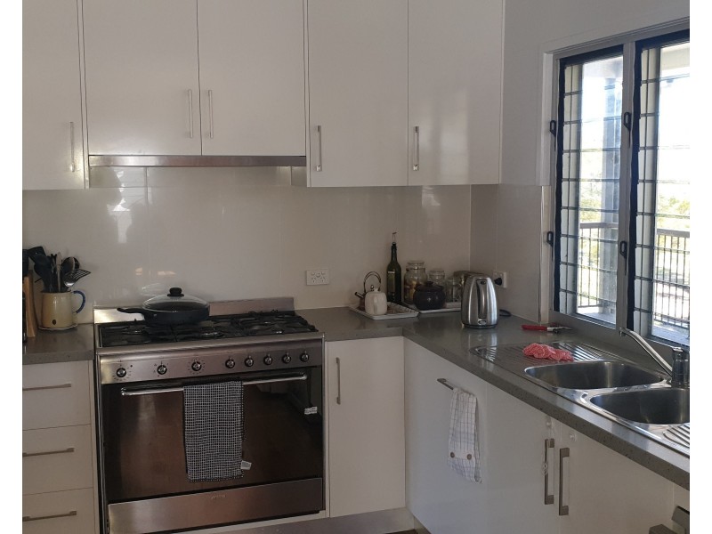 40 Breen Court, Mcilwraith QLD 4671