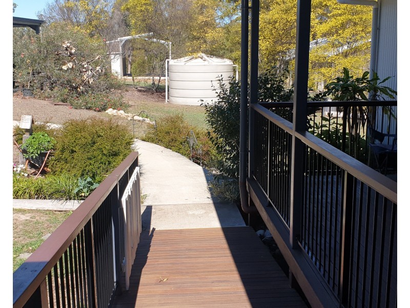 40 Breen Court, Mcilwraith QLD 4671