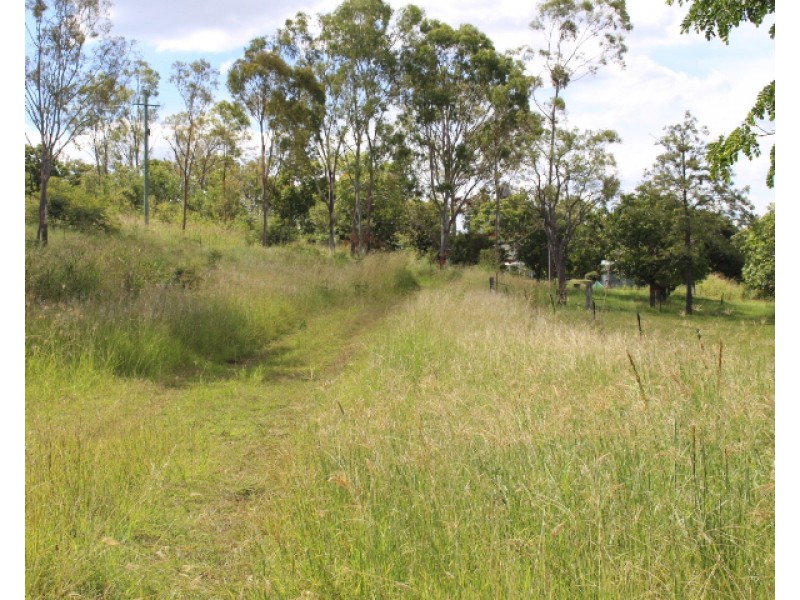 218 Mcilwraith Rd, Gin Gin QLD 4671