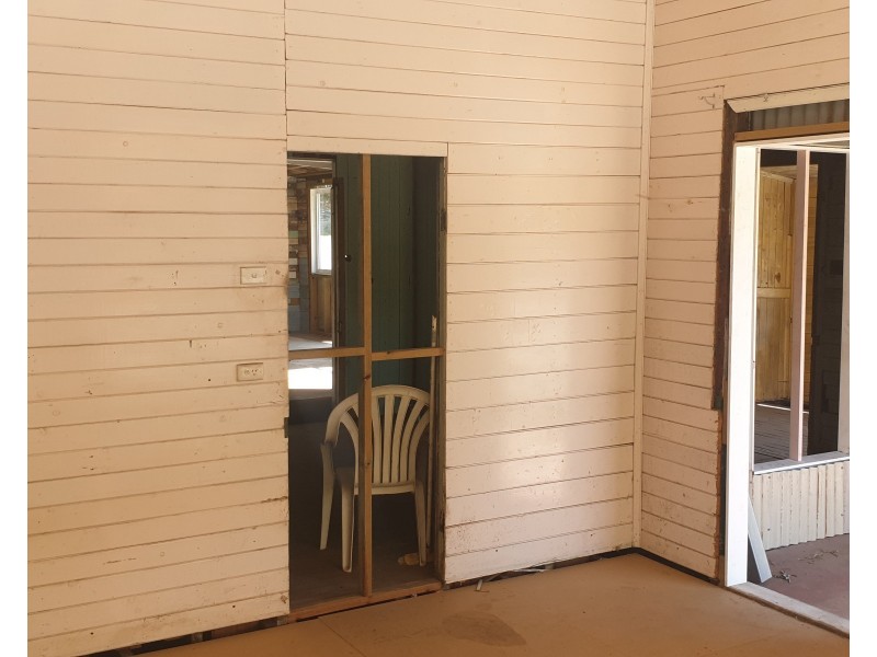 82 Heusman Street, Mount Perry QLD 4671