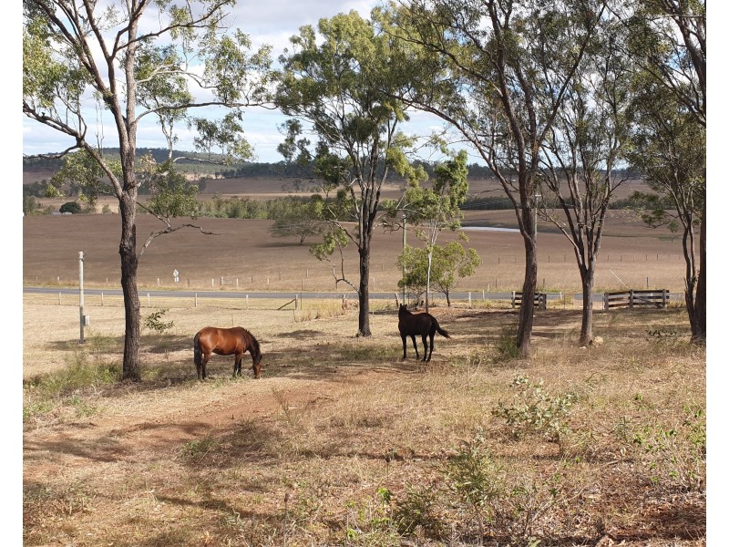 135 Melvilles Road, Maroondan QLD 4671