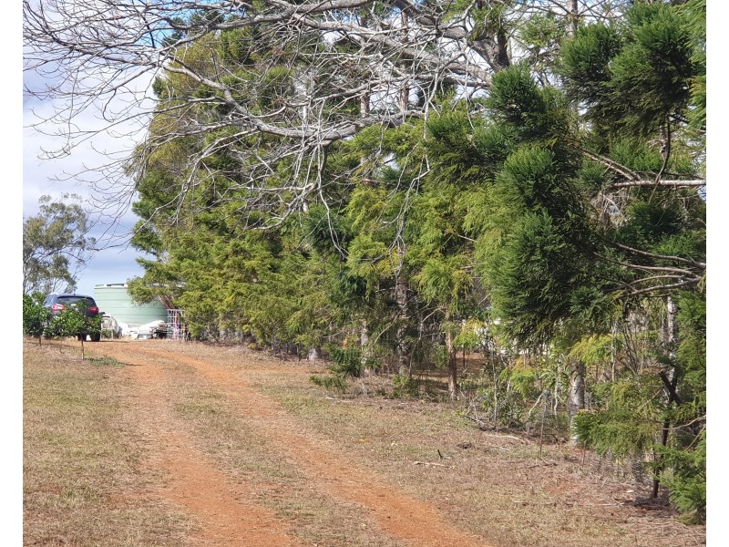135 Melvilles Road, Maroondan QLD 4671