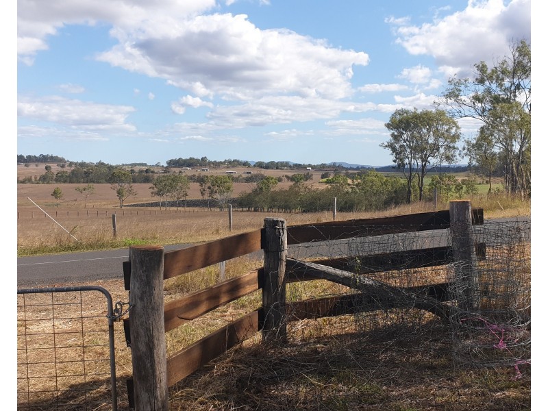 135 Melvilles Road, Maroondan QLD 4671