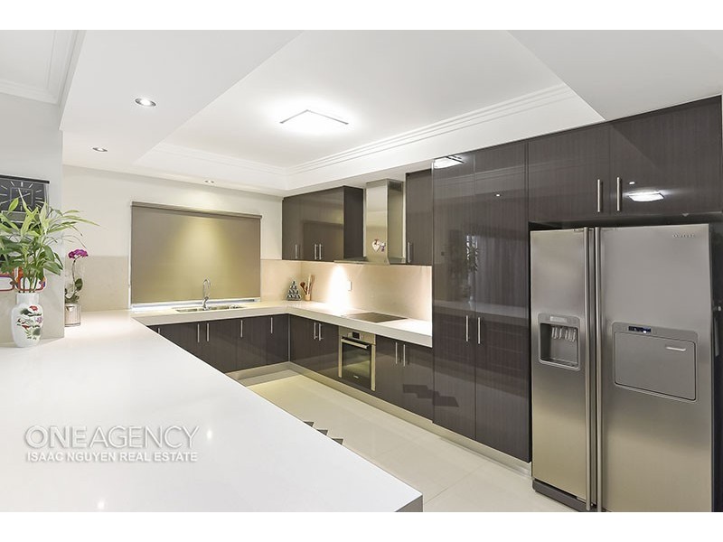 61 Dinnigan Cres, Durack QLD 4077