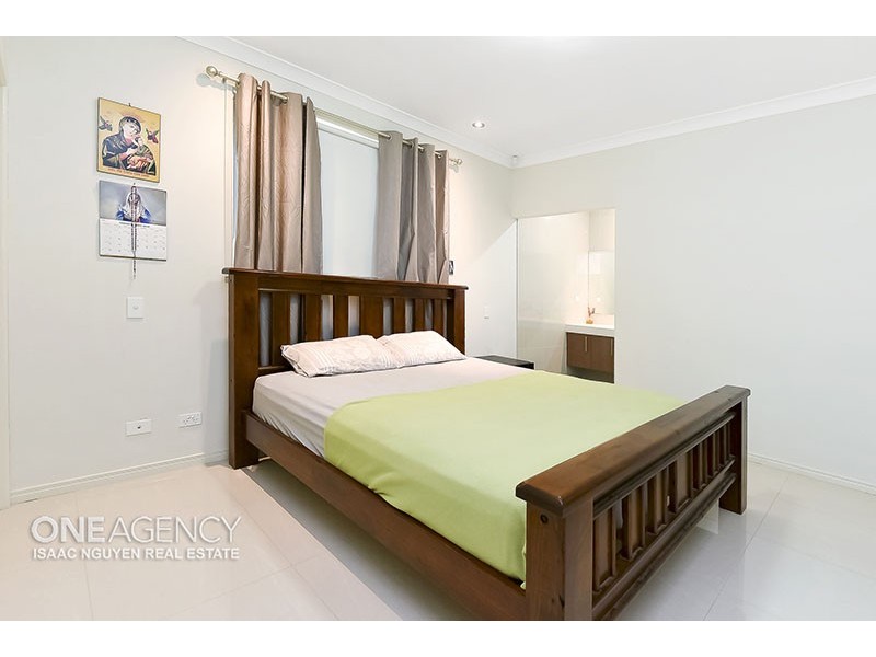 61 Dinnigan Cres, Durack QLD 4077