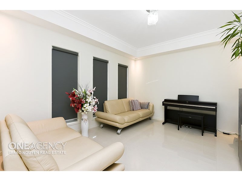 61 Dinnigan Cres, Durack QLD 4077