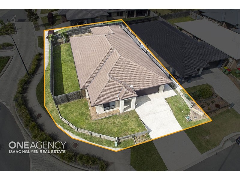 1 Ravensbourne Circuit, Waterford QLD 4133