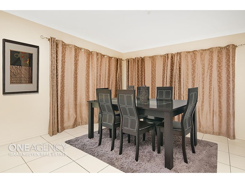1 Ravensbourne Circuit, Waterford QLD 4133