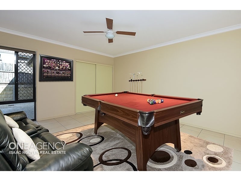 1 Ravensbourne Circuit, Waterford QLD 4133