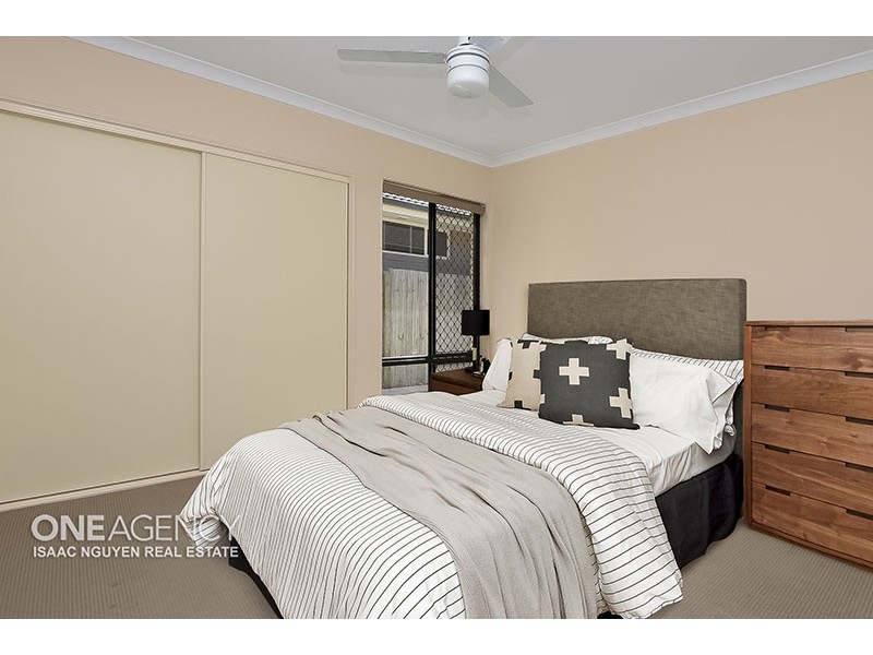 1 Ravensbourne Circuit, Waterford QLD 4133