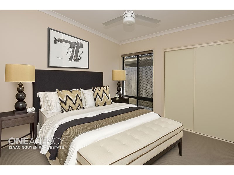 1 Ravensbourne Circuit, Waterford QLD 4133