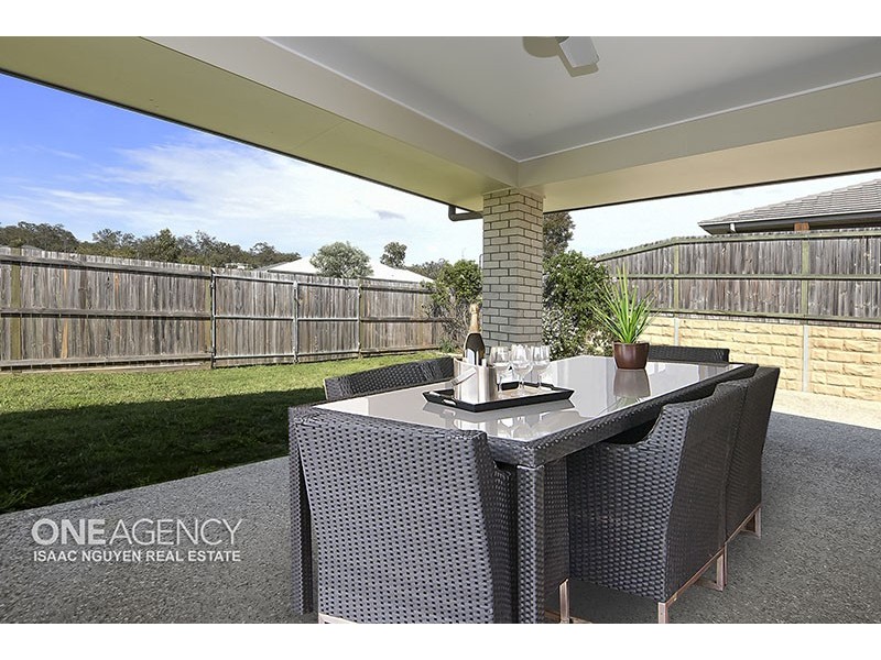 1 Ravensbourne Circuit, Waterford QLD 4133