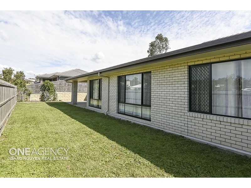 1 Ravensbourne Circuit, Waterford QLD 4133