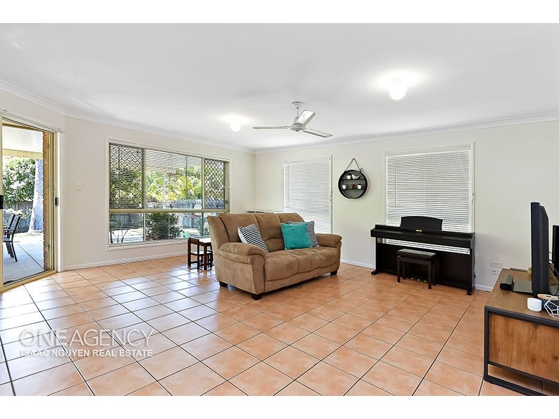 15A Mulgrave Crescent, Forest Lake QLD 4078