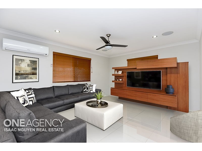 7 Grandview Place, Oxley QLD 4075