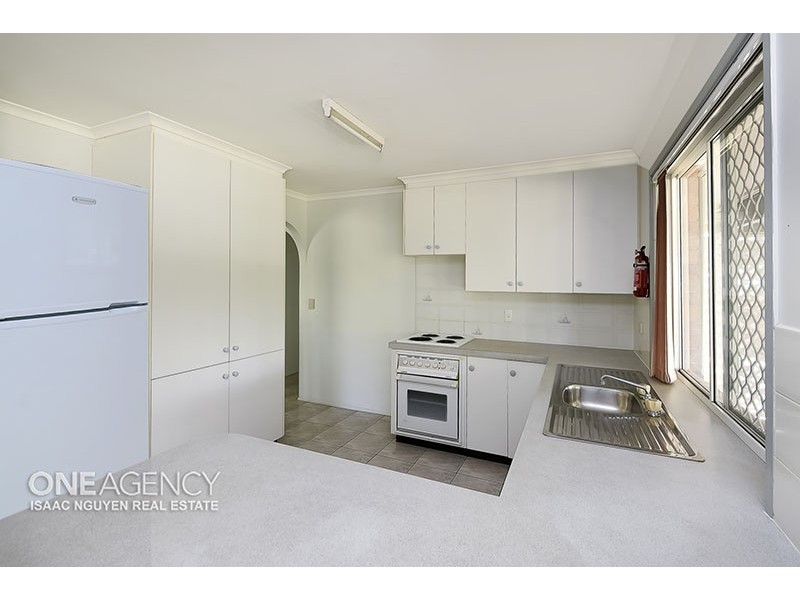 2 Ripley Road, South Ripley QLD 4306