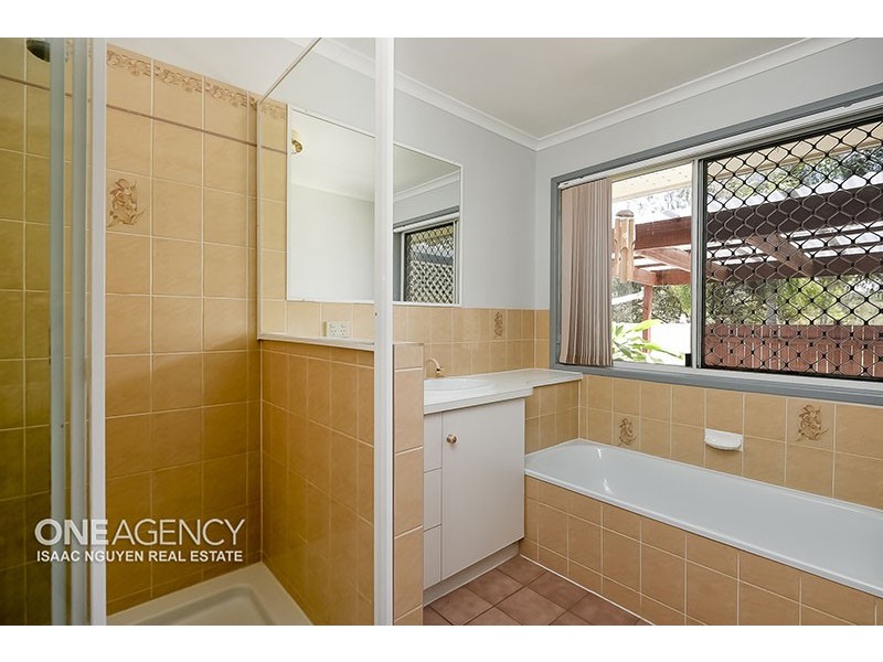 2 Ripley Road, South Ripley QLD 4306