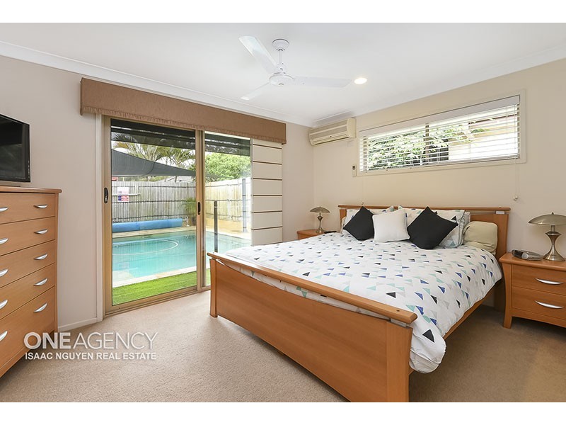 15 Glasshouse Cres, Forest Lake QLD 4078