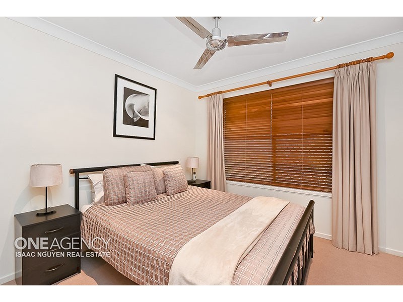 15 Glasshouse Cres, Forest Lake QLD 4078