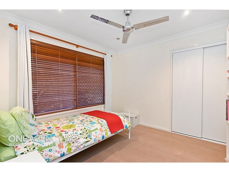 15 Glasshouse Cres, Forest Lake QLD 4078