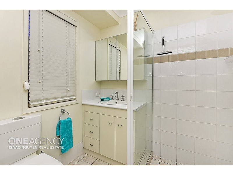 15 Glasshouse Cres, Forest Lake QLD 4078