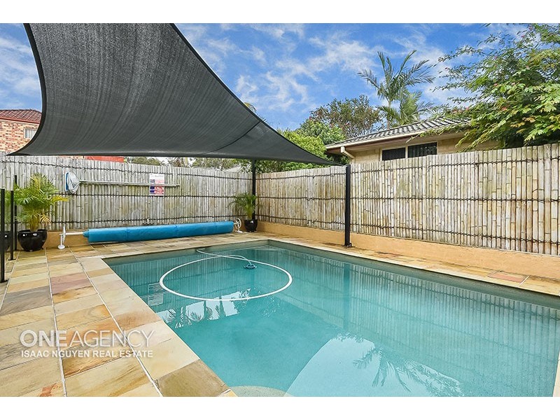 15 Glasshouse Cres, Forest Lake QLD 4078