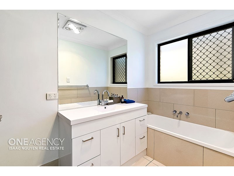 1 Merion Cl, Oxley QLD 4075