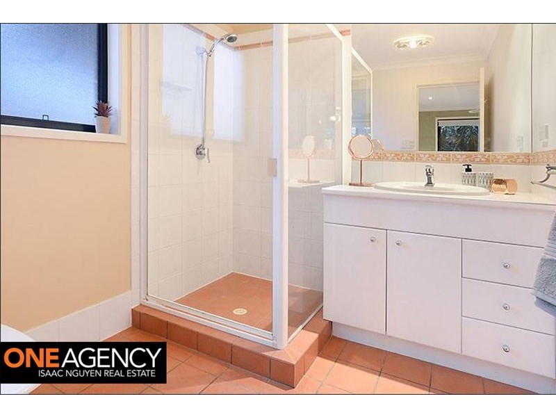 1117 South Pine Rd, Arana Hills QLD 4054