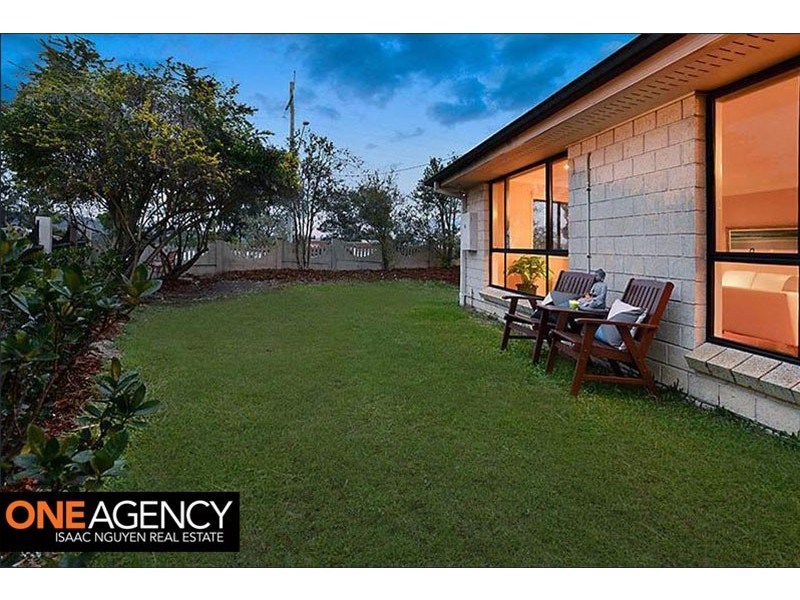 1117 South Pine Rd, Arana Hills QLD 4054