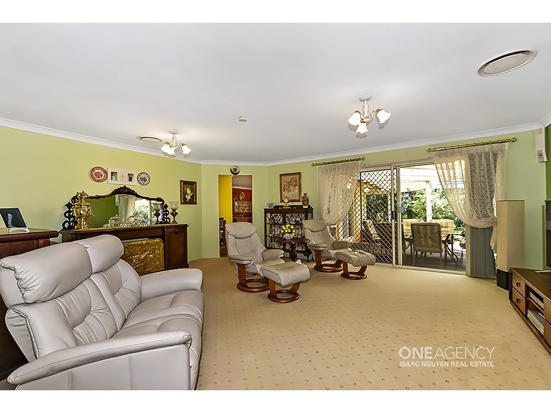 9 Galilee Close, Forest Lake QLD 4078