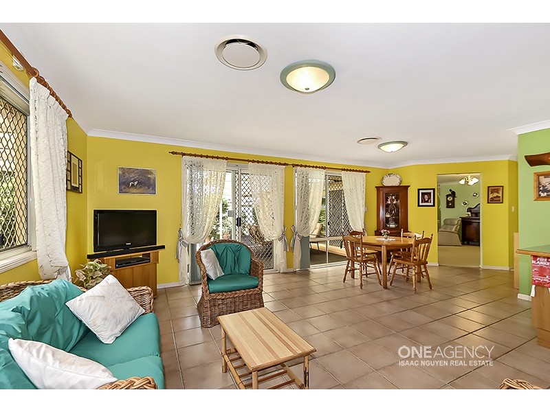 9 Galilee Close, Forest Lake QLD 4078