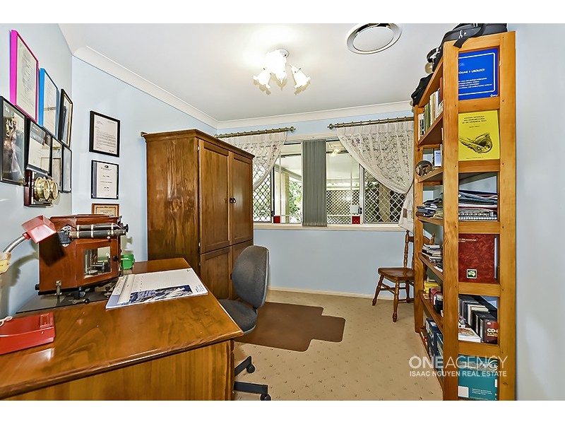 9 Galilee Close, Forest Lake QLD 4078