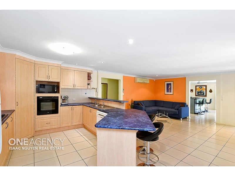 9 Banjo Pl, Springfield QLD 4300