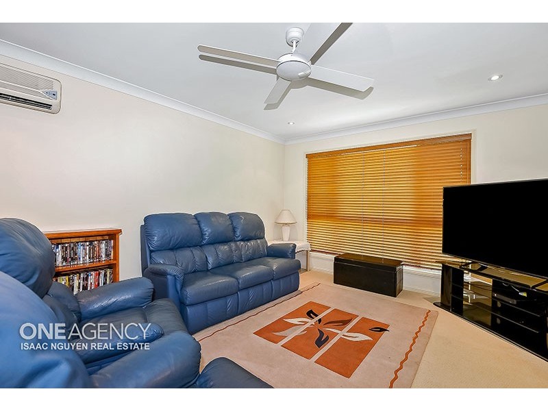 9 Banjo Pl, Springfield QLD 4300