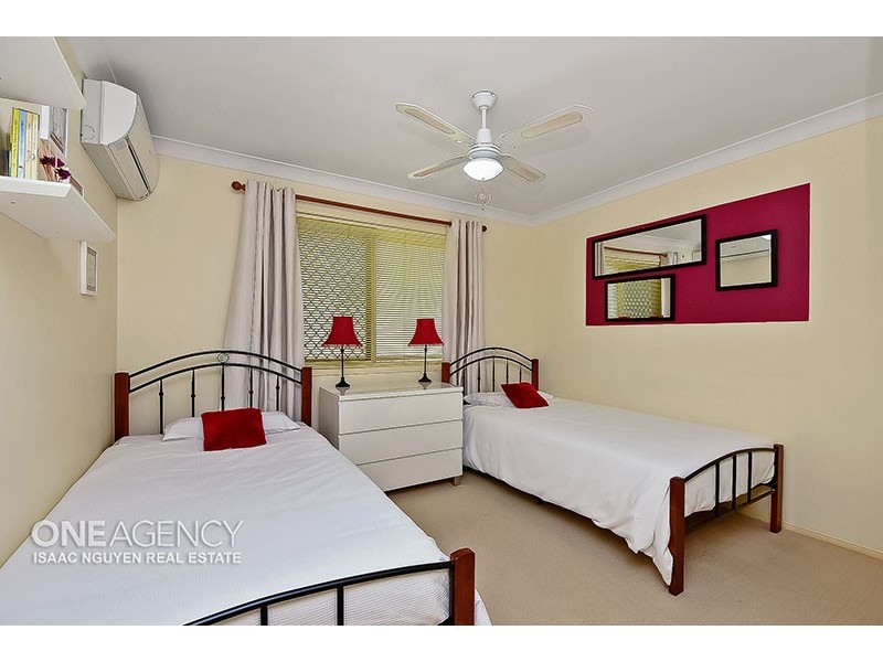 9 Banjo Pl, Springfield QLD 4300